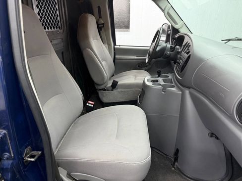 Used 2007 Ford E-250 and Econoline 250 Extended image 5