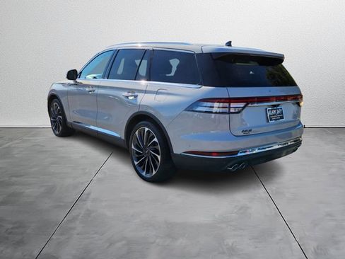Used 2023 Lincoln Aviator Reserve w/ Equipment Group 201A image 4