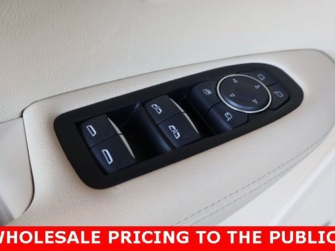 Used 2017 Cadillac XT5 Luxury w/ Driver Awareness Package image 11