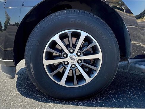 Used 2021 Ford Expedition XLT image 10