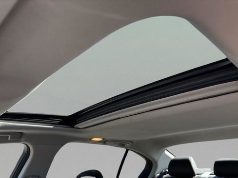 Used 2015 INFINITI Q50 Premium w/ Navigation Package image 32