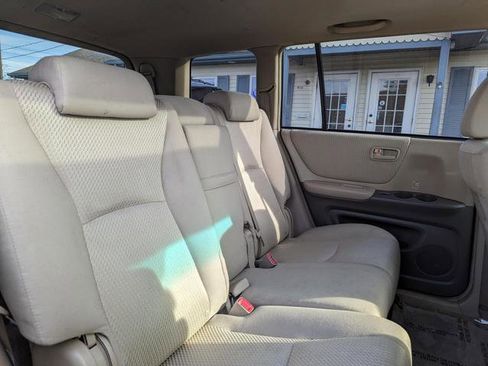 Used 2005 Toyota Highlander Limited image 18