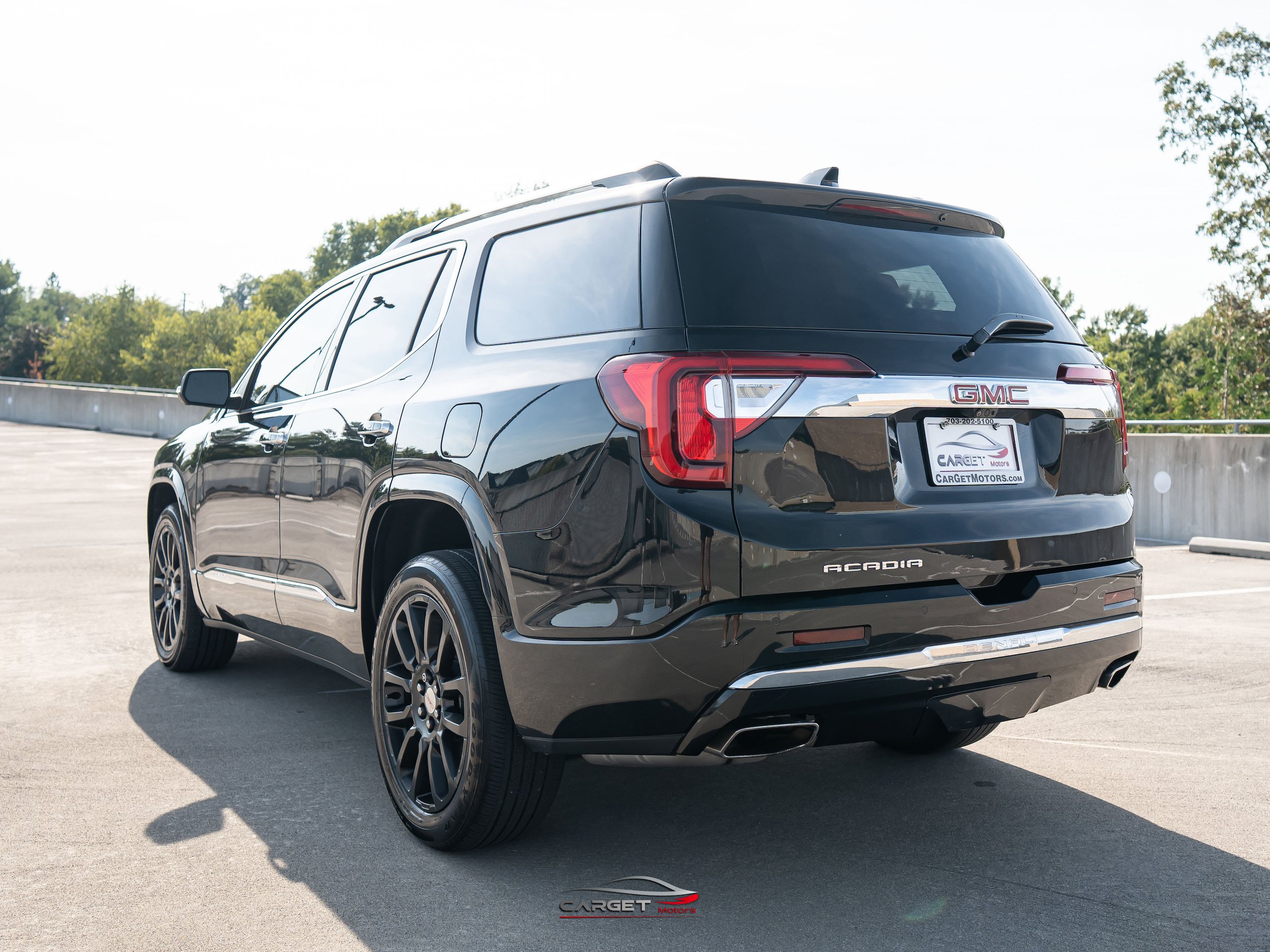 Used 2020 GMC Acadia Denali w/ Technology Package FWD image 5