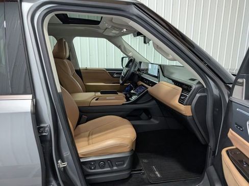 Used 2025 INFINITI QX80 Sensory AWD/4WD image 32