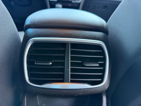 Used 2020 Hyundai Santa Fe SEL FWD image 32