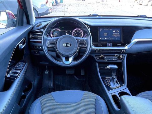 Used 2020 Kia Niro LXS image 5