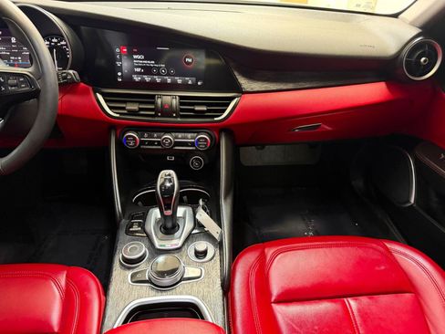 Used 2021 Alfa Romeo Giulia Sprint w/ Cold Weather Package AWD/4WD image 37