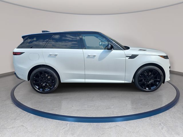 New 2026 Land Rover Range Rover Sport Dynamic SE AWD/4WD image 4