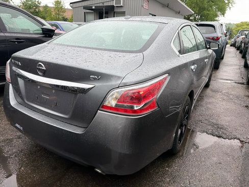 Used 2015 Nissan Altima 2.5 SV w/ Convenience Package FWD image 6
