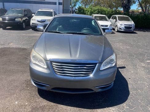Used 2013 Chrysler 200 Limited image 10