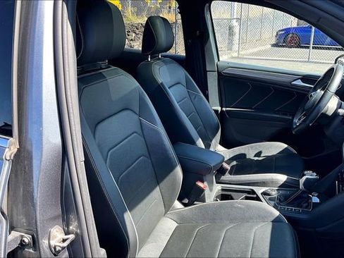 Used 2022 Volkswagen Tiguan SEL R-Line AWD/4WD image 7