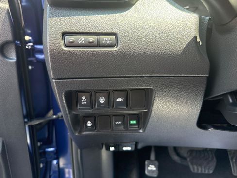Used 2017 Nissan Rogue SL w/ SL Premium Package FWD image 13