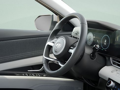 Certified 2026 Hyundai Elantra Limited FWD image 12