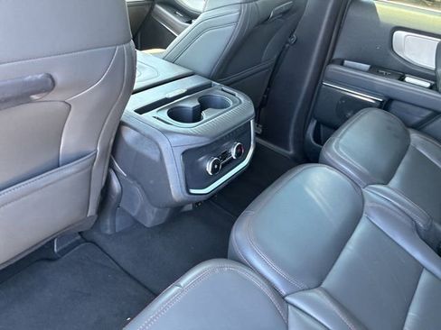 Used 2025 Ford Expedition Active AWD/4WD image 33
