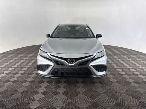 Used 2022 Toyota Camry SE image 2