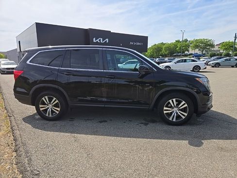 Used 2017 Honda Pilot EX-L image 2