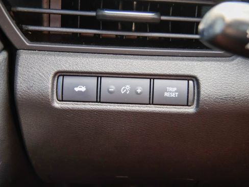 Used 2023 Nissan Altima 2.5 SR FWD image 17