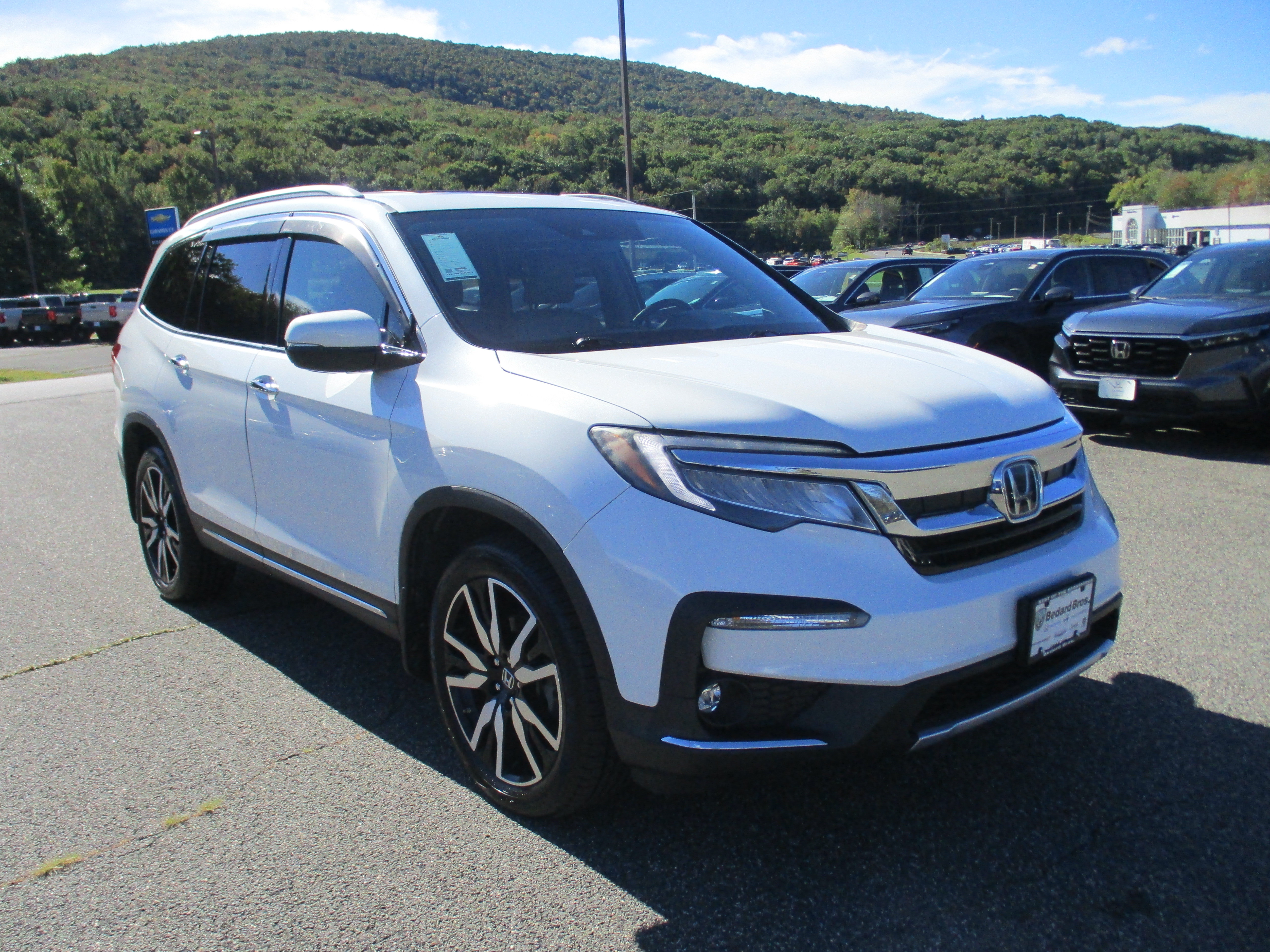 Certified 2020 Honda Pilot Touring image 3