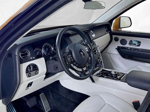 Used 2021 Rolls-Royce Cullinan image 15