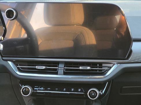 New 2026 Chevrolet Equinox EV LT w/ LPO, Blackout Package image 23