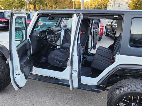 Used 2016 Jeep Wrangler Unlimited Sport w/ Quick Order Package 24S AWD/4WD image 19