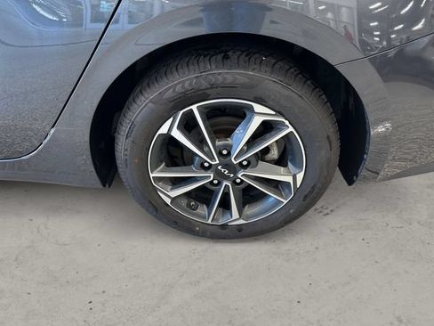 Used 2024 Kia Forte LXS FWD image 14