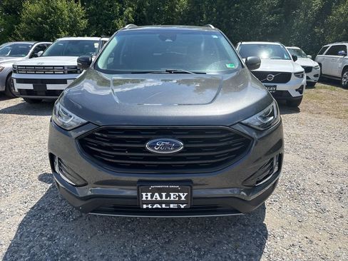 Used 2019 Ford Edge Titanium FWD image 2