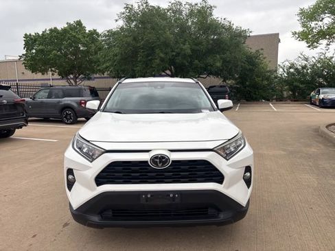 Used 2021 Toyota RAV4 XLE w/ XLE Grade Weather Package image 2