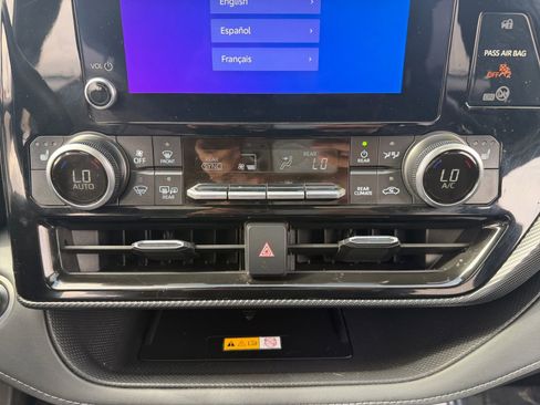 Certified 2025 Toyota Highlander XSE AWD/4WD image 17