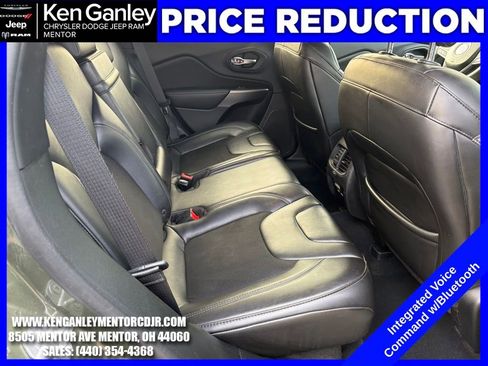 Used 2019 Jeep Cherokee Latitude Plus w/ Cold Weather Group image 23