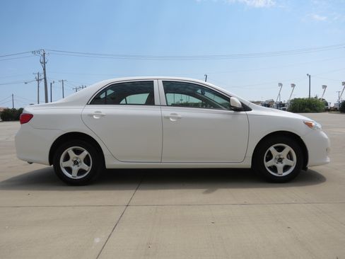 Used 2010 Toyota Corolla FWD image 6