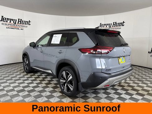 Used 2023 Nissan Rogue Platinum FWD image 9