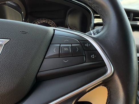 Used 2018 Cadillac XT5 FWD image 15