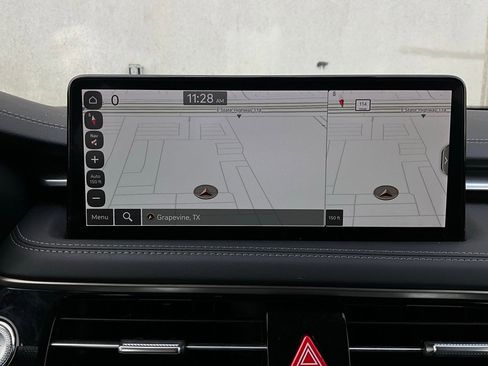 Used 2025 Genesis G70 2.5T image 32