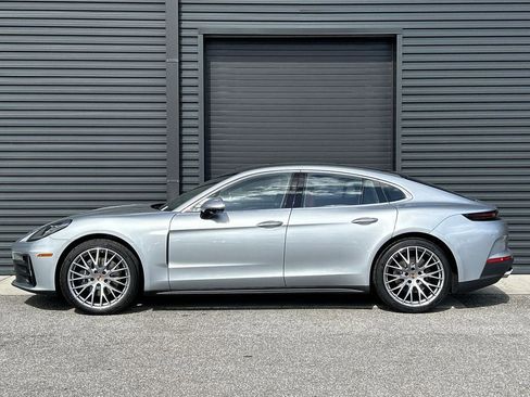 Certified 2025 Porsche Panamera 4 image 2