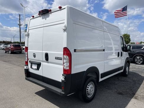 Used 2025 RAM ProMaster 2500 w/ Safety Group FWD image 12