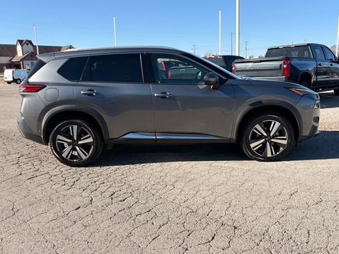 Used 2023 Nissan Rogue SL w/ SL Premium Package image 4