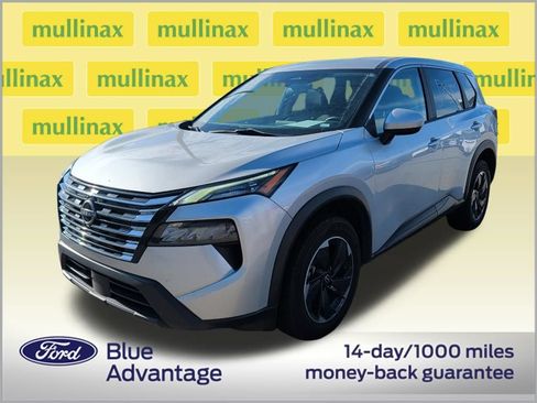 Used 2024 Nissan Rogue SV FWD image 3
