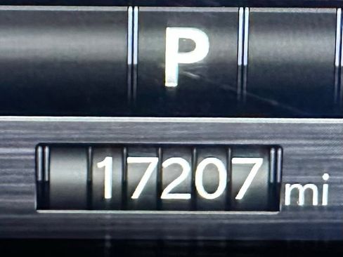 Used 2025 RAM 1500 Laramie image 25