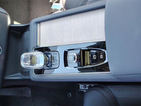 New 2026 Volvo XC90 B6 Plus w/ Protection Package Premier image 21