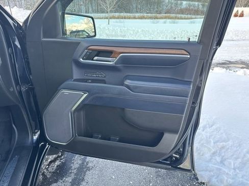 Used 2022 Chevrolet Silverado 1500 High Country w/ High Country Premium Package AWD/4WD image 11