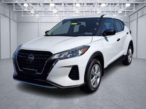 Used 2024 Nissan Kicks S FWD image 3