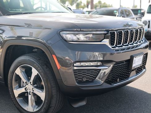 Used 2024 Jeep Grand Cherokee Limited 4xe w/ Luxury Tech Group II AWD/4WD image 7