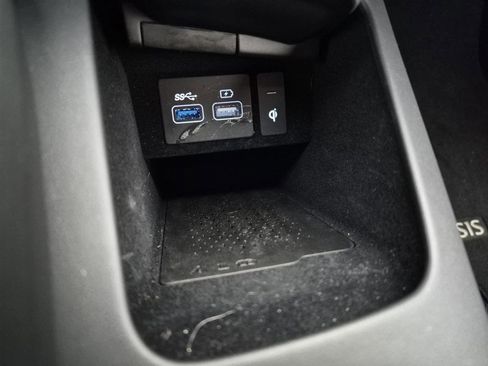 Used 2025 Genesis GV70 2.5T w/ Select Package image 35