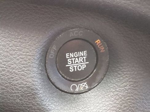 Used 2021 Jeep Cherokee Limited w/ Elite Package AWD/4WD image 19
