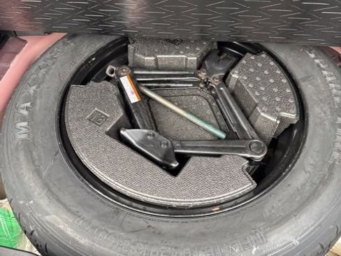 Used 2020 Toyota RAV4 Limited image 24