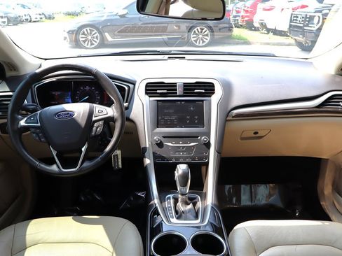Used 2013 Ford Fusion SE FWD image 12
