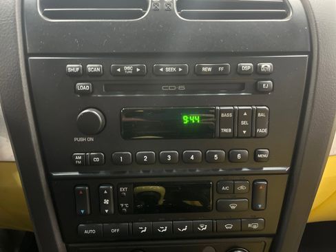Used 2002 Ford Thunderbird image 16