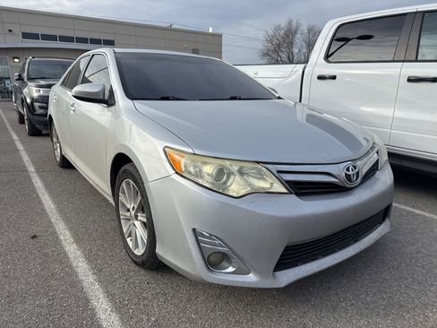 Used 2014 Toyota Camry image 3