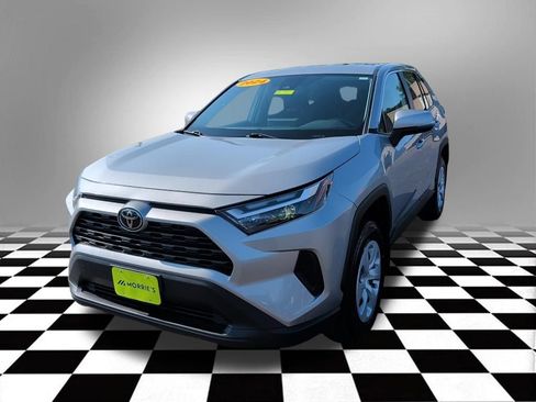 Used 2024 Toyota RAV4 LE AWD/4WD image 3
